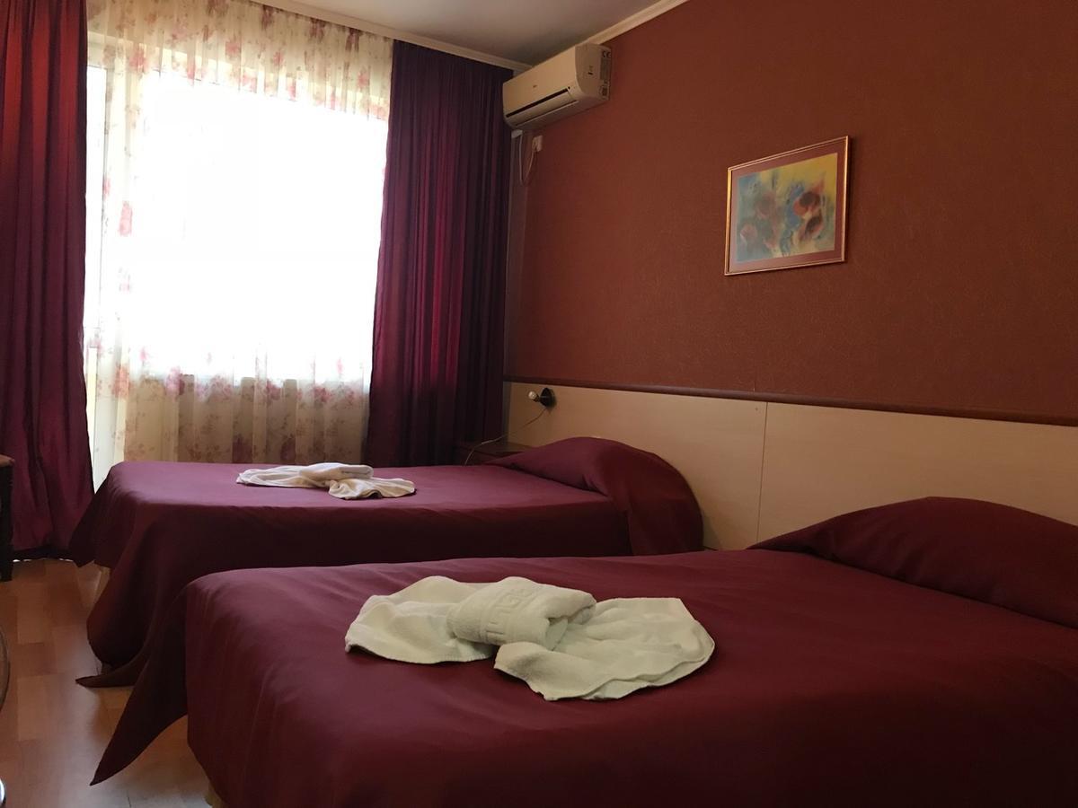 Hotel Triumph Nova Zagora Exterior photo